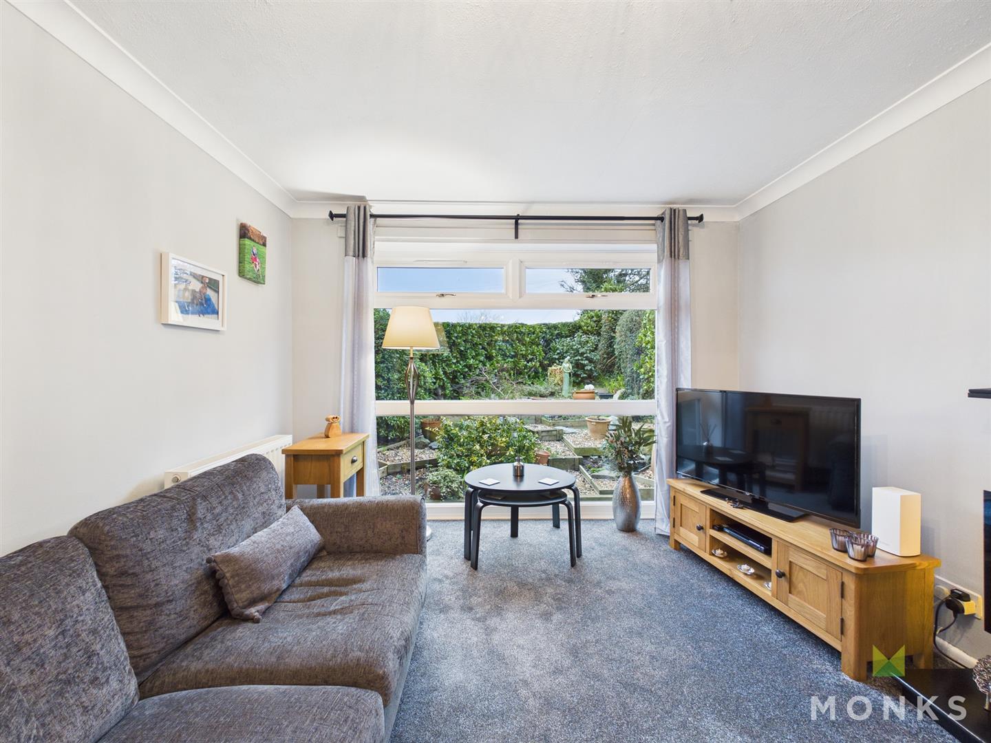 18 Meadow Close, Oswestry, SY11 2EB For Sale